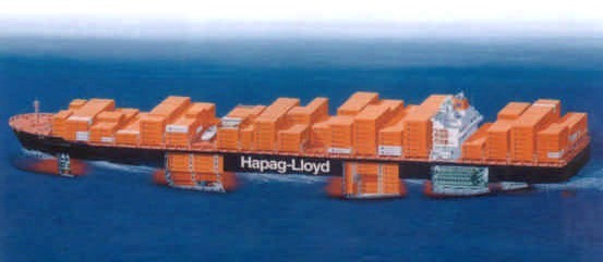 Container arrangement in Post-Pana max container vessel